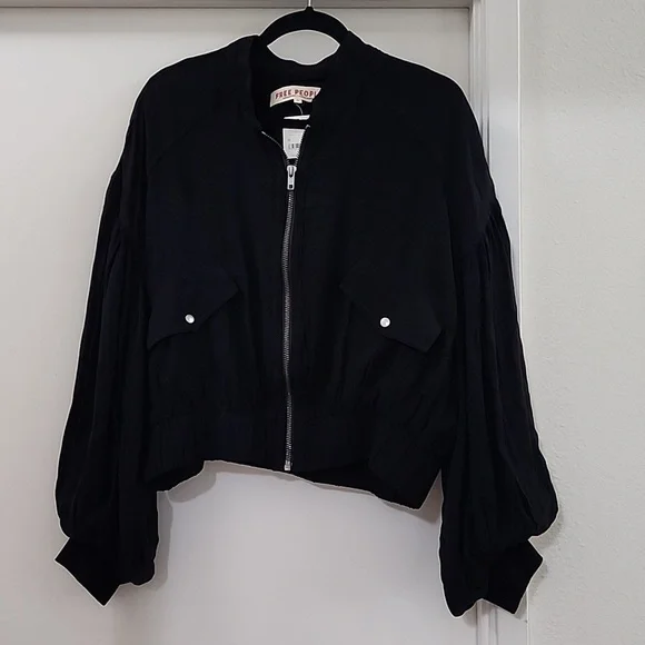 Free People On Pointe Bomber Jacket In Black NWT - Picture 3 of 9